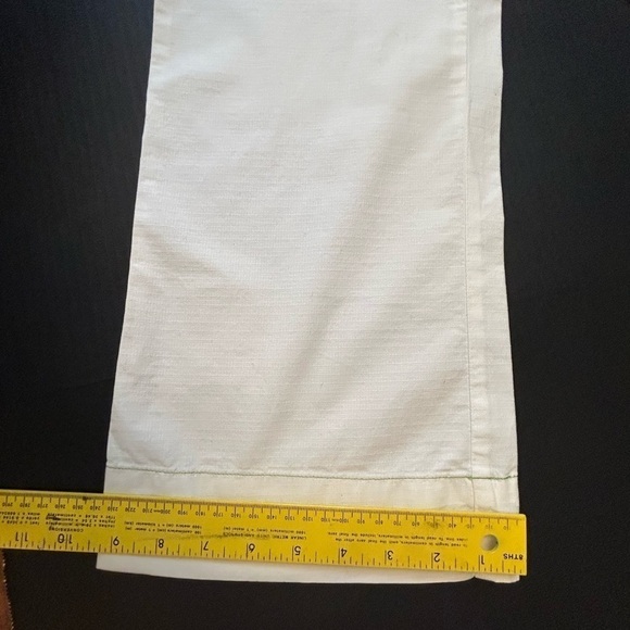 Athleta women crop pants in whiteKhaki with 8 pockets & green stitching Sz4. U15 - Picture 7 of 10